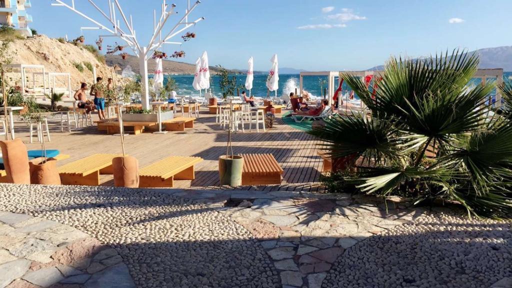 Vila 15 Bougainville Sarandë Exterior foto
