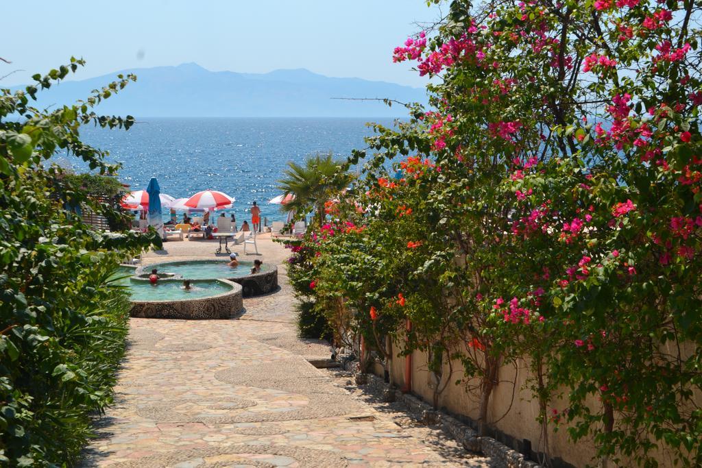 Vila 15 Bougainville Sarandë Exterior foto